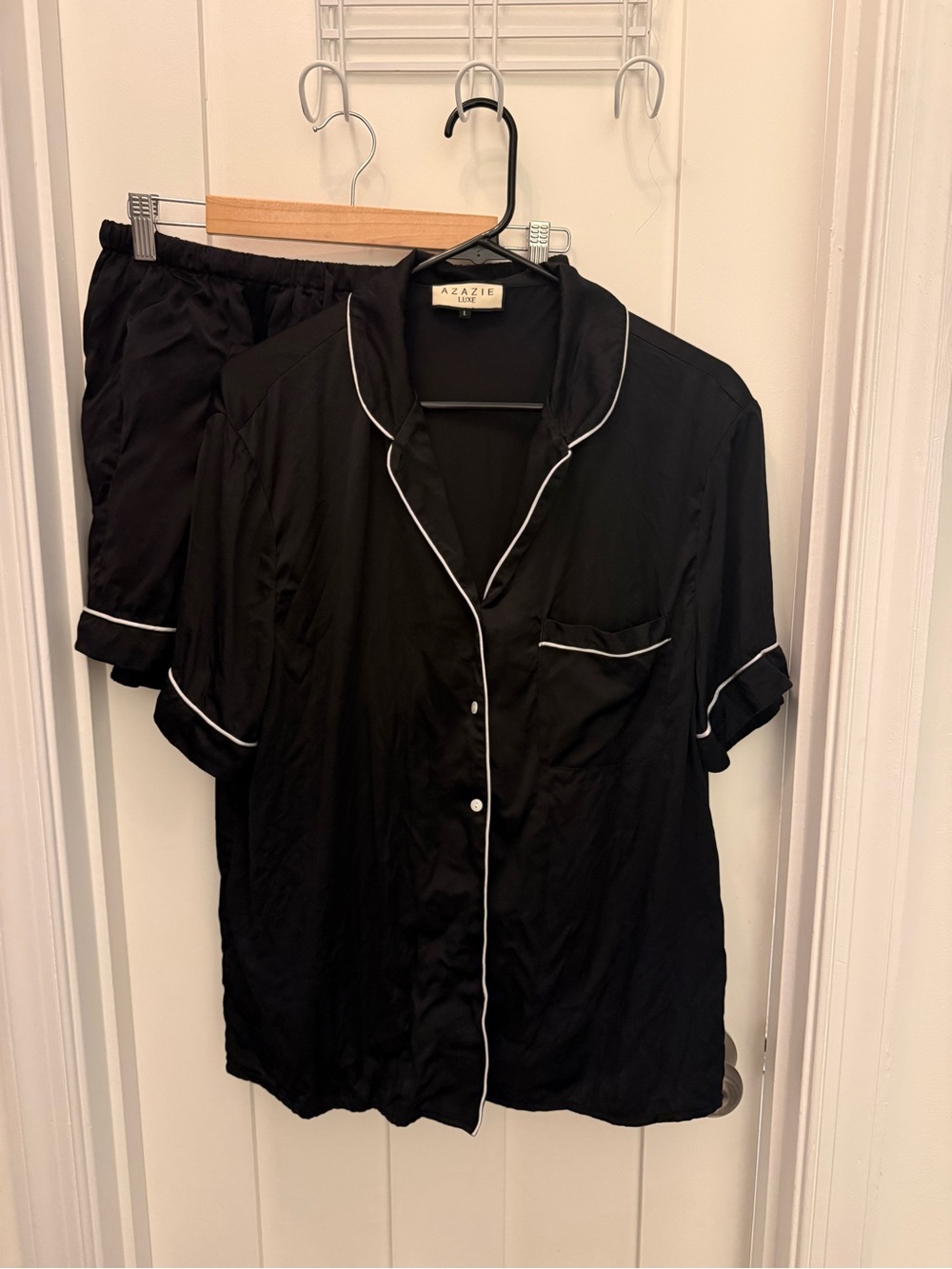 Azazie Black Short Sleeve 100% Silk Pajama Set with White Piping